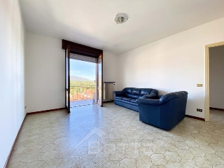 zoom immagine (Appartamento 68 mq, soggiorno, 1 camera, zona Serravalle Sesia)