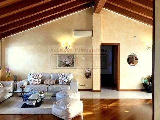 zoom immagine (Attico 130 mq, soggiorno, 3 camere, zona Monastier di Treviso - Centro)