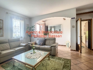 zoom immagine (Villa 270 mq, soggiorno, 3 camere, zona Nervesa della Battaglia - Centro)