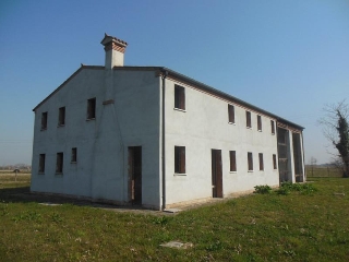 zoom immagine (Rustico 450 mq, soggiorno, più di 3 camere, zona Piazzola Sul Brenta)