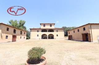 zoom immagine (Villa 850 mq, soggiorno, 10 camere, zona Laterina)