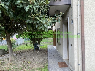 zoom immagine (Casa singola 300 mq, soggiorno, 6 camere, zona Carpenedo)