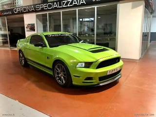 zoom immagine (Ford mustang 3.7)