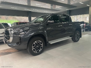 zoom immagine (TOYOTA Hilux 2.4 D-4D A/T 4WD 4p. DC Executive)