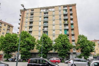 zoom immagine (Appartamento 80 mq, soggiorno, 1 camera, zona Mirafiori Sud)