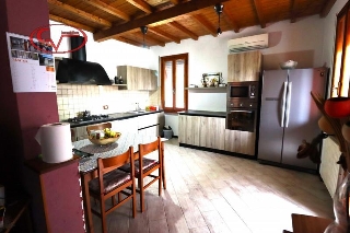 zoom immagine (Appartamento 140 mq, soggiorno, 3 camere, zona Castelnuovo dei Sabbioni)
