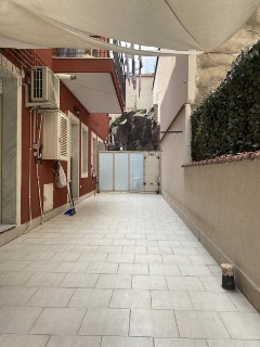zoom immagine (Appartamento 80 mq, soggiorno, 2 camere, zona Viale M. Rapisardi - Lavaggi)