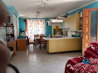 zoom immagine (Casa singola 300 mq, soggiorno, 4 camere, zona Montagnana)