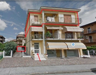 zoom immagine (Appartamento 159 mq, soggiorno, 3 camere, zona Casette)