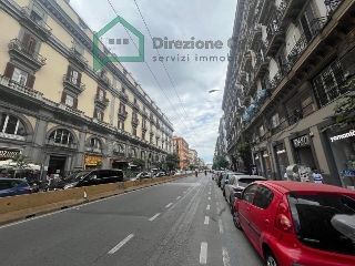 zoom immagine (Negozio 76 mq, 2 camere, zona Mercato / Pendino)
