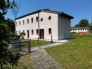 zoom immagine (Villa 120 mq, soggiorno, 3 camere, zona San Pietro di Stra)