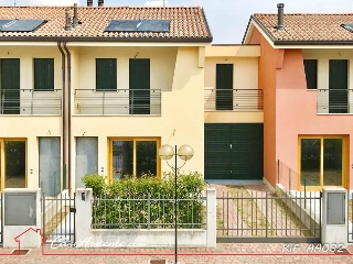 zoom immagine (Casa a schiera 210 mq, soggiorno, 3 camere, zona Castelfranco Veneto - Centro)