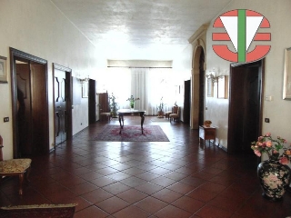 zoom immagine (Villa 996 mq, soggiorno, più di 3 camere, zona Paluello)
