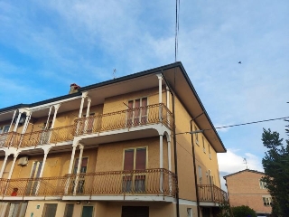 zoom immagine (Casa a schiera 230 mq, soggiorno, più di 3 camere, zona Comacchio - Centro)