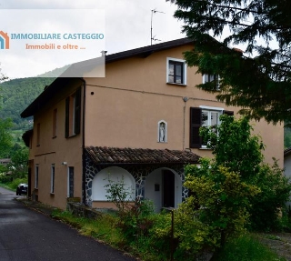 zoom immagine (Casa singola 200 mq, soggiorno, 4 camere, zona Val di Nizza)