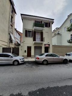 zoom immagine (Appartamento 130 mq, soggiorno, 2 camere, zona Casale Monferrato)