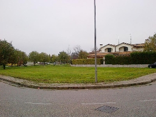 zoom immagine (Terreno 833 mq, zona Maserada Sul Piave)